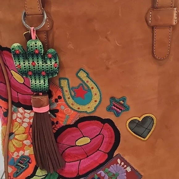 Beautiful Consuela All Lether - Picture 2 of 9